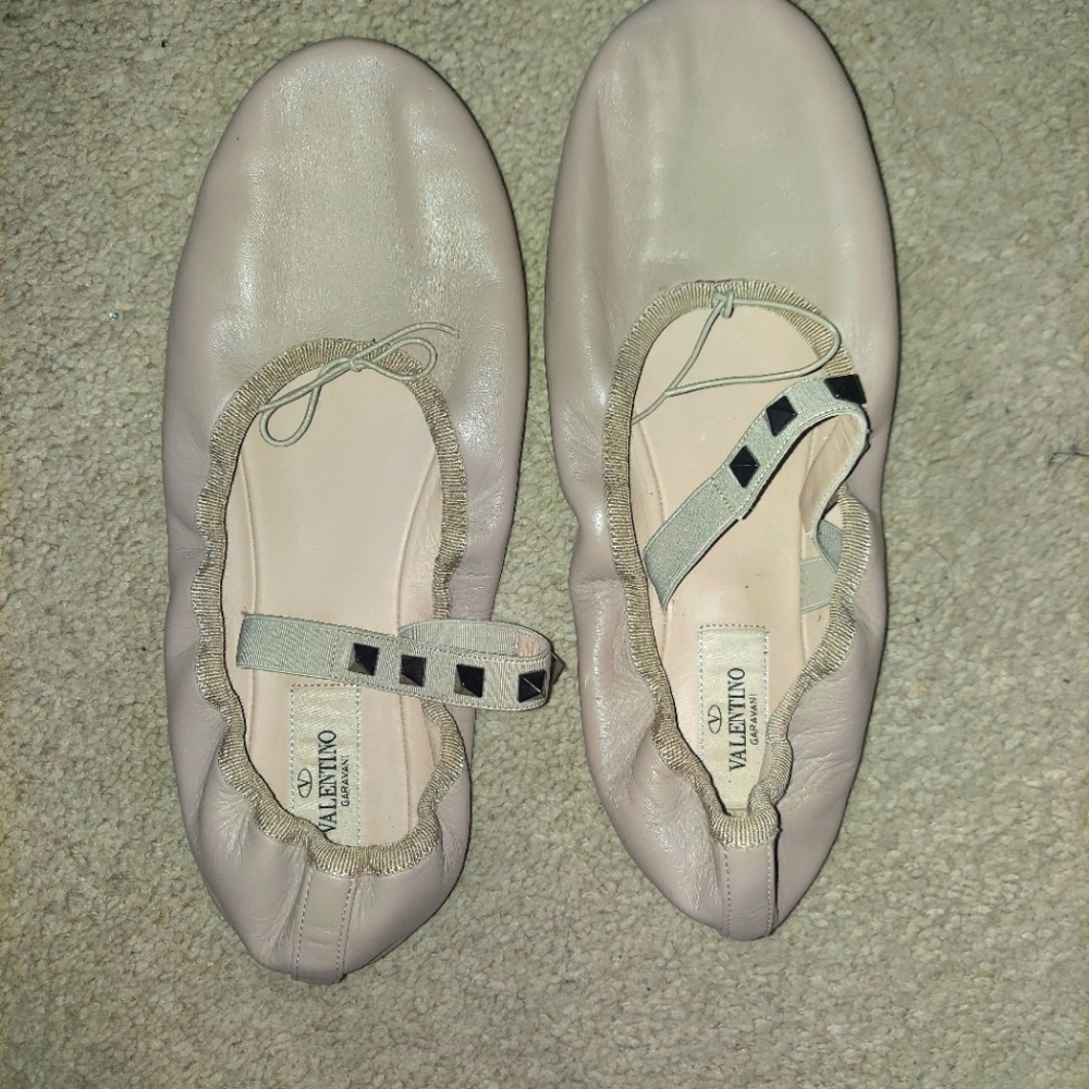Valentino Garavani Poudre Rockstud Ballet Leather Ballerina Flats